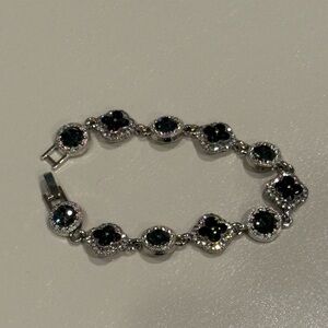 Elegant Silver and Black Clover Sparkling Bracelet